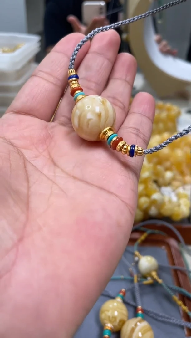 【闪购商品】琥珀颈饰未镶嵌原矿俄料蜜蜡圆珠DIY