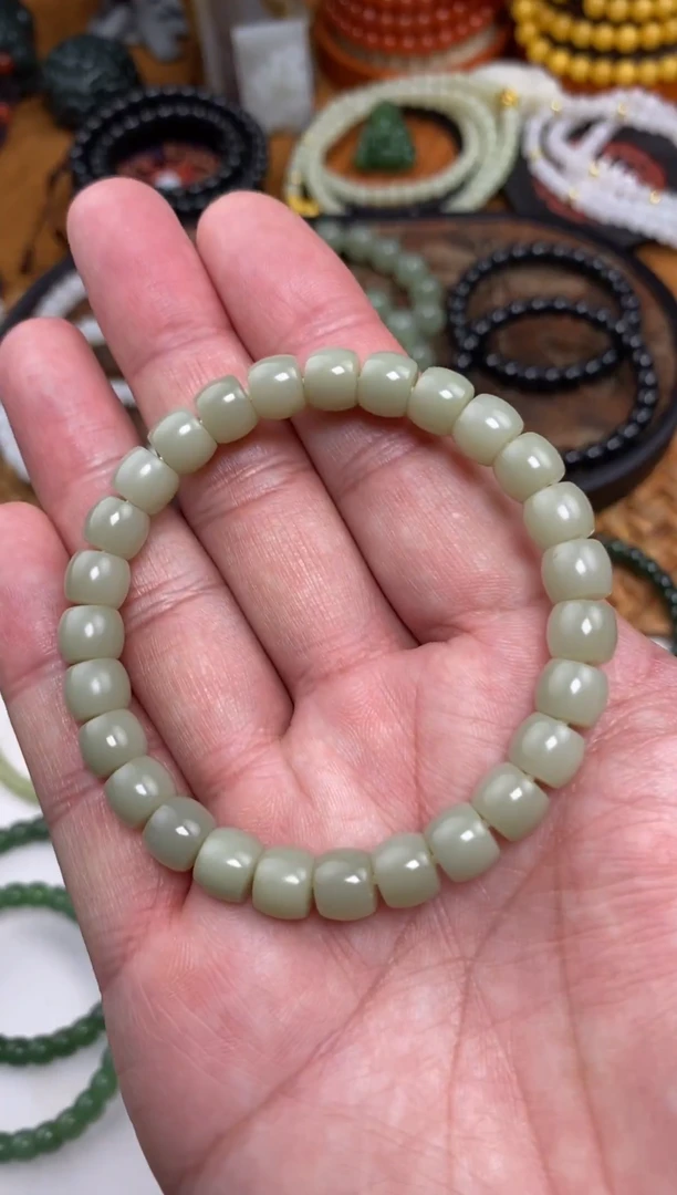 颈饰未镶嵌和田玉手串
