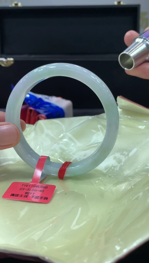 未镶嵌手镯翡翠翡翠手镯