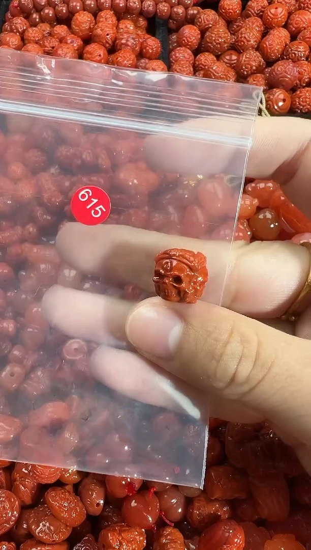 颈饰未镶嵌南红玛瑙1