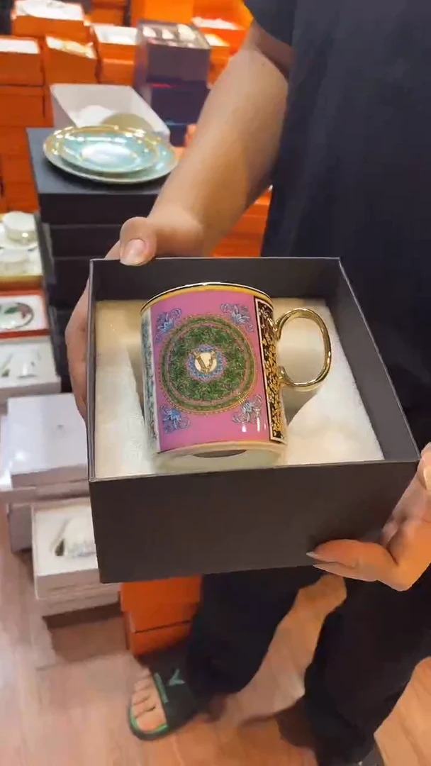 杯鸿辉家品牌瓷器，京东包邮！