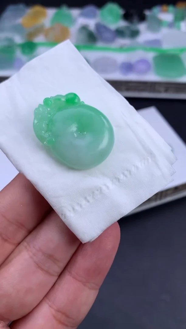 未镶嵌定制翡翠至***爱翡翠
