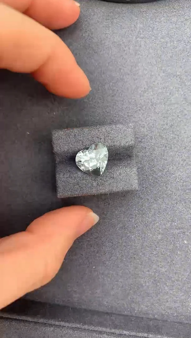 【闪购商品】绿柱石裸石未镶嵌4.9ct白海蓝