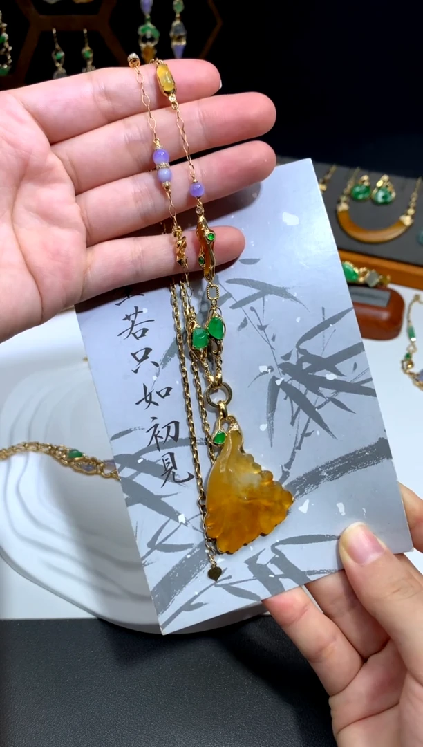 套链18K金镶嵌翡翠এ***糖随形设计款（48小时鉴赏）