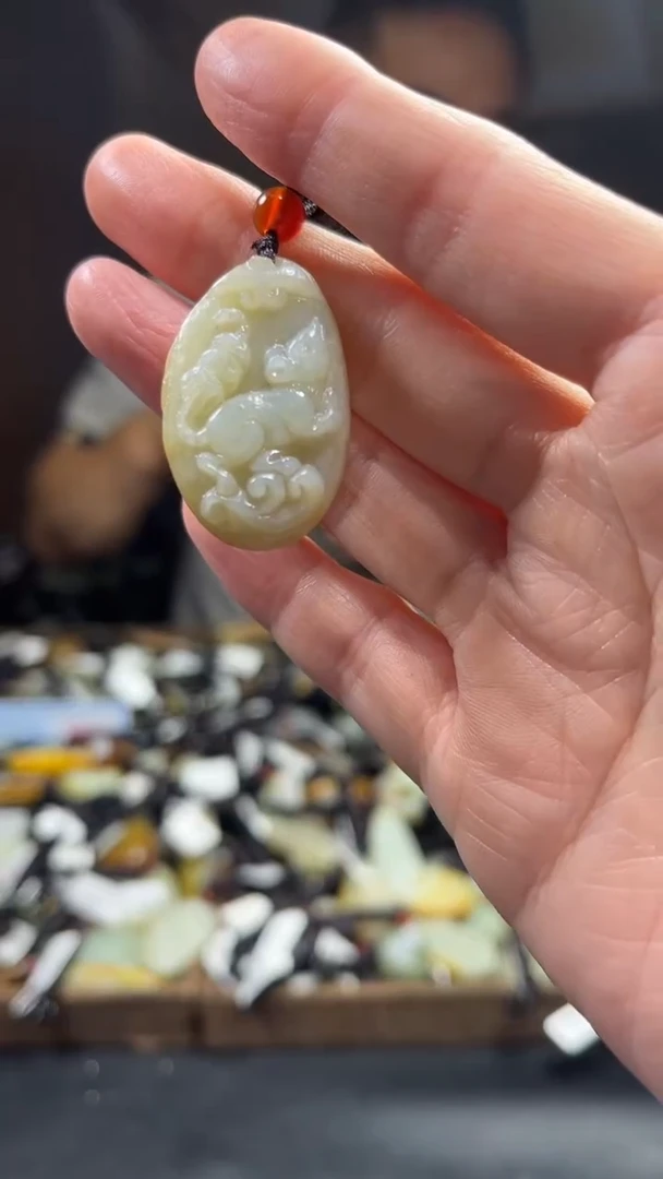 和田玉未镶嵌颈饰·1