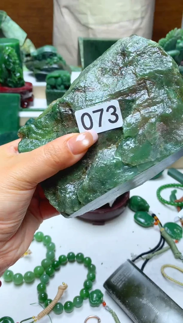 未镶嵌和田玉摆件1