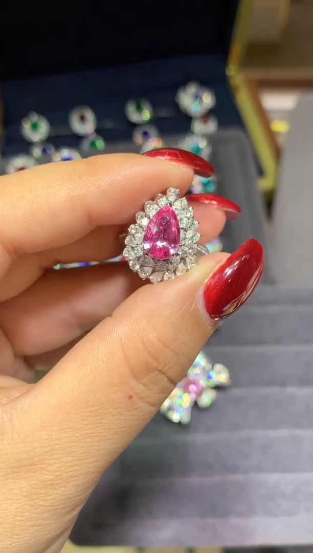 戒指彩色蓝宝石18K金镶嵌2.04ct