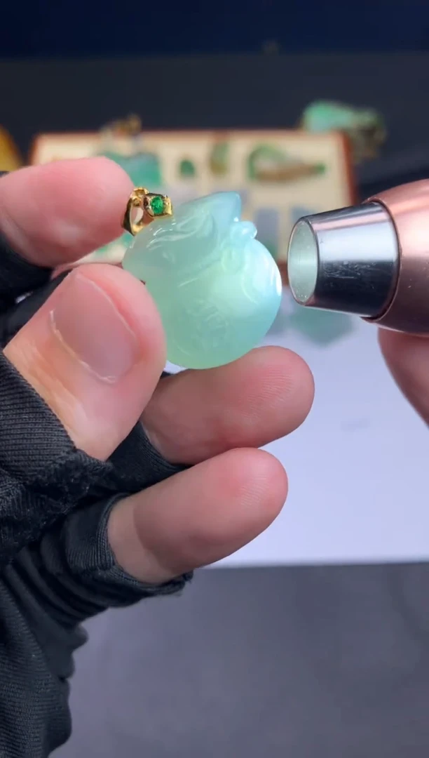 翡翠未镶嵌颈饰天然翡翠福袋