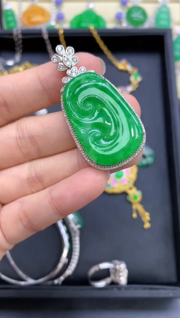 颈饰18K金镶嵌翡翠709-中国好珍宝