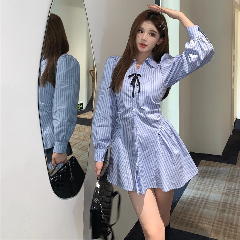 大码女装春季新款甜辣风蓝色条纹收腰显瘦小众蝴蝶结衬衫连衣裙女