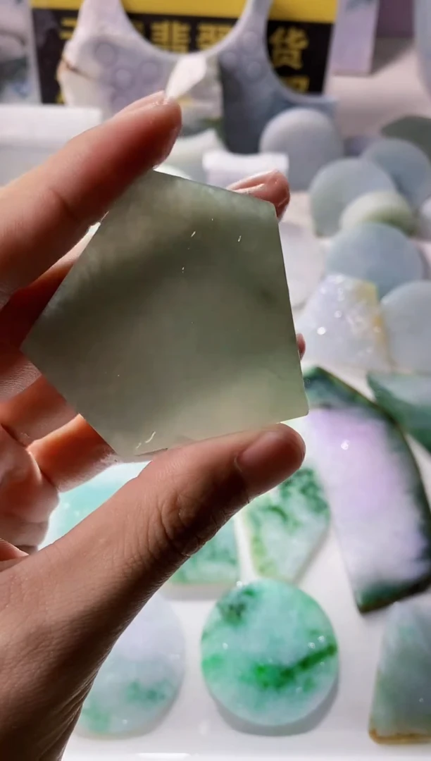 翡翠未镶嵌颈饰翡翠770