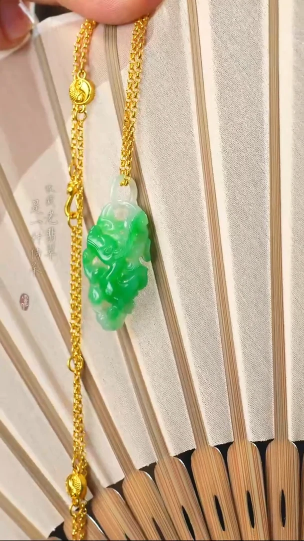 项链未镶嵌翡翠冰种宫廷雕刻翡翠吊坠项链