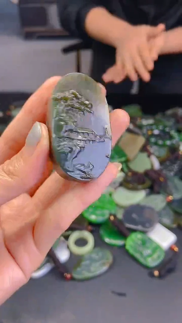 颈饰未镶嵌和田玉1