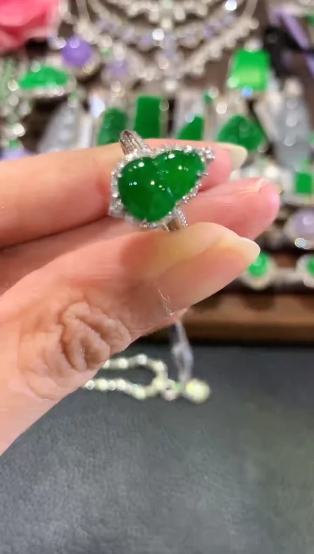 18K金镶嵌戒指翡翠a73