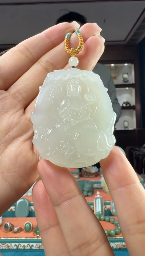 颈饰未镶嵌和田玉佩佩龙 蛇