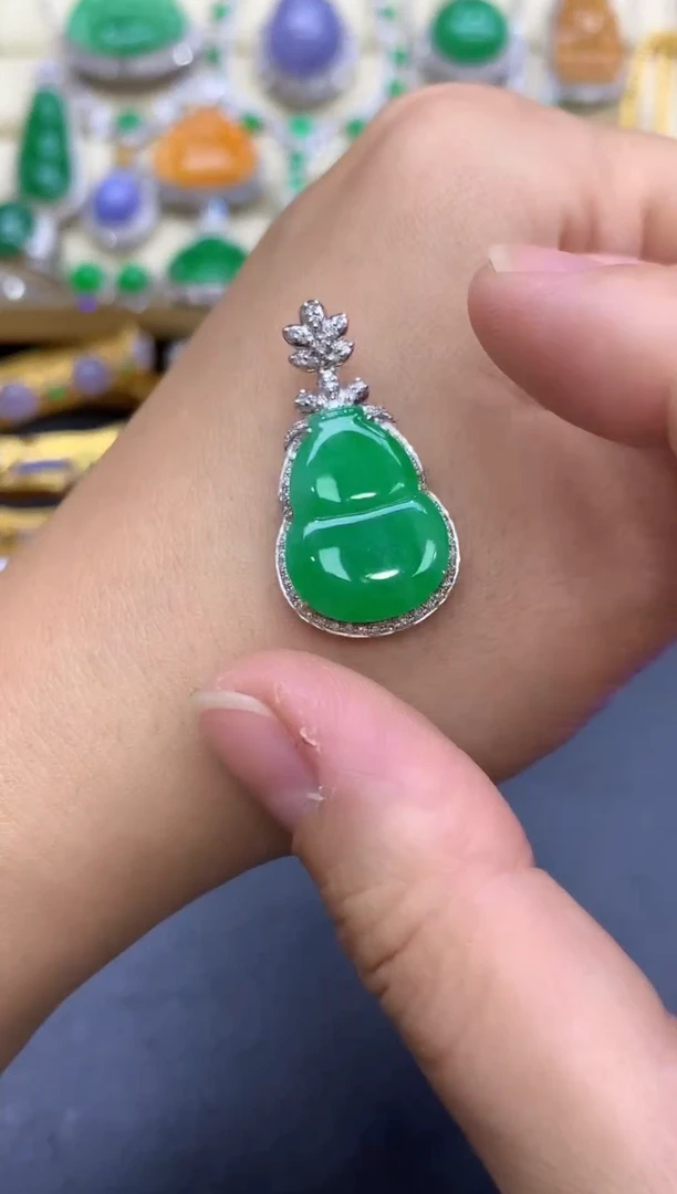 颈饰18K金镶嵌翡翠364-中国好珍宝