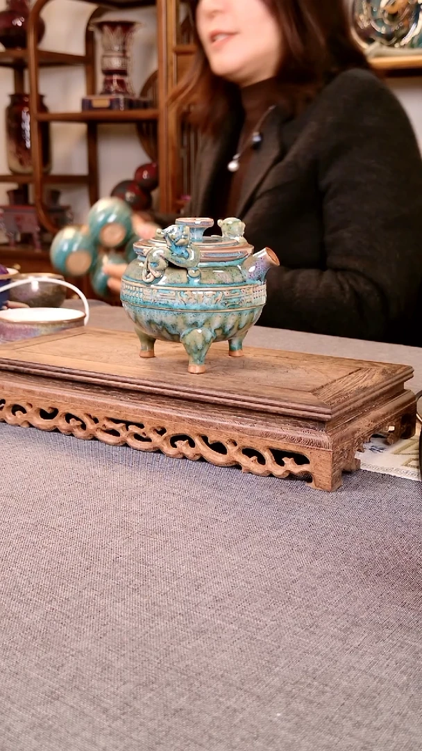 瓷片虎贲壶 土魂钧瓷