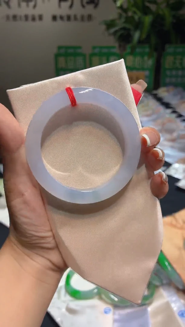 未镶嵌手镯翡翠90,全款48W，定金2W