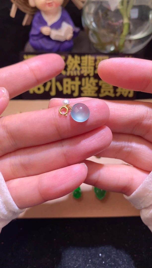 翡翠18K金镶嵌颈饰翡翠