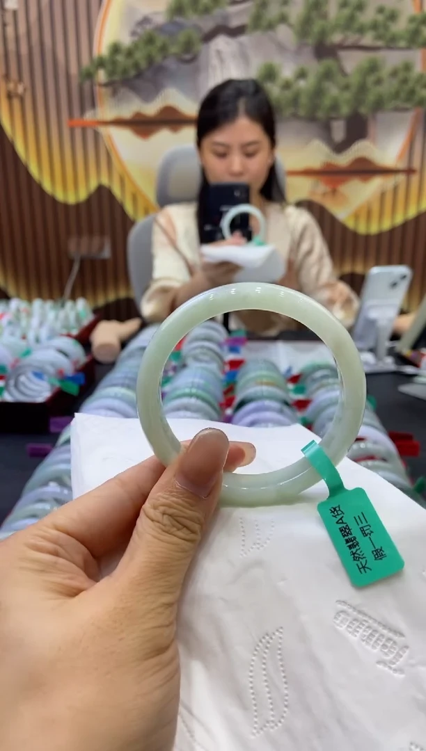 翡翠手镯未镶嵌00003327