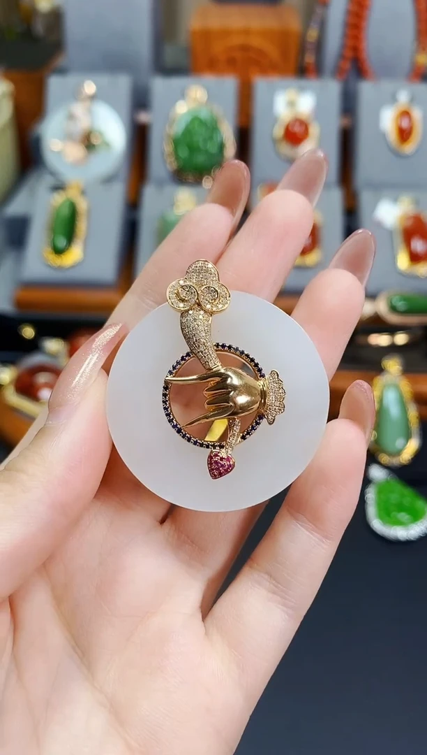 颈饰18K金镶嵌和田玉羊脂平安扣吊坠-玫瑰金色