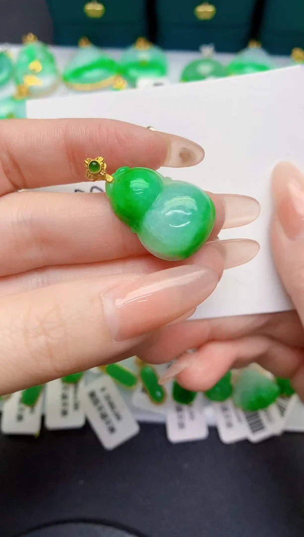 颈饰未镶嵌翡翠缅甸天然翡翠A货