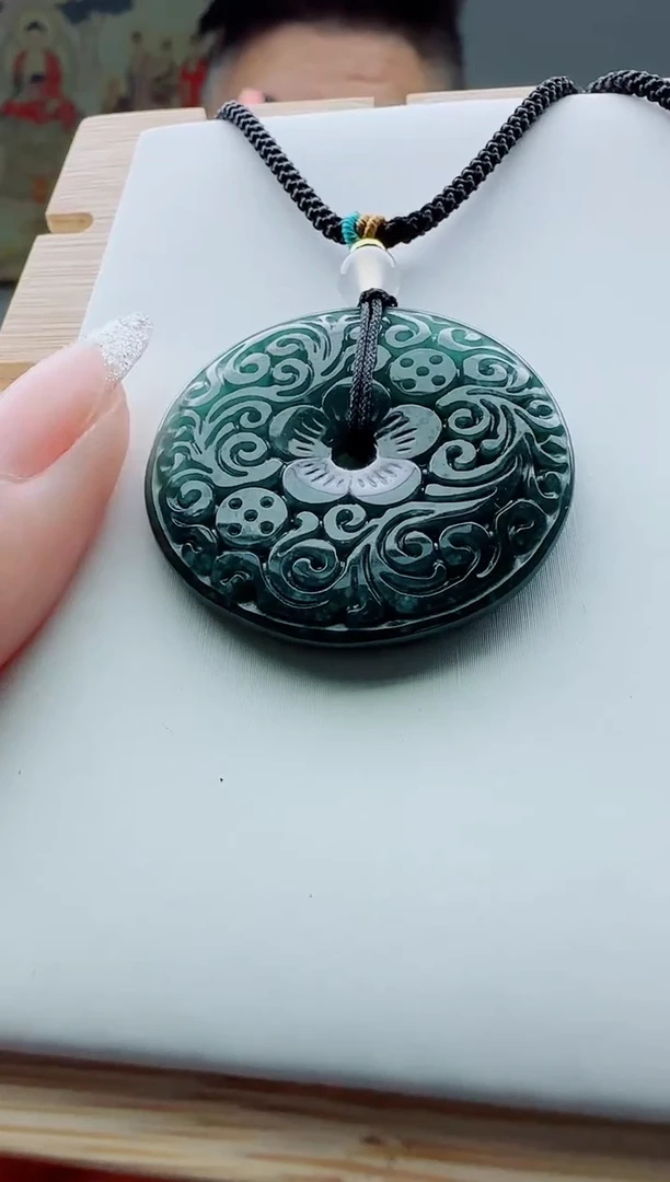 颈饰未镶嵌翡翠多样性发其一