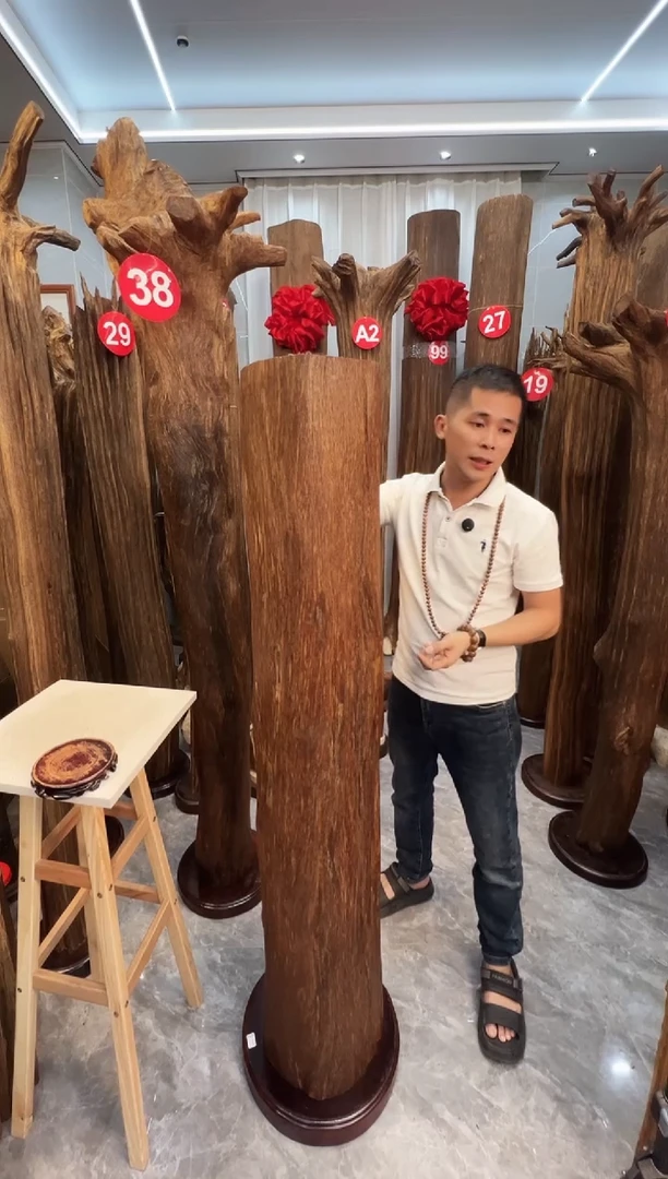 沉香摆件近**赤沉香原料