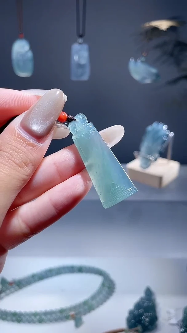 颈饰未镶嵌翡翠挂件