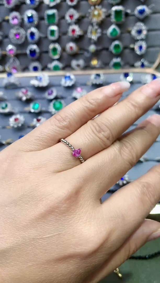 【闪购商品】彩色蓝宝石戒指18K金镶嵌0.2ct