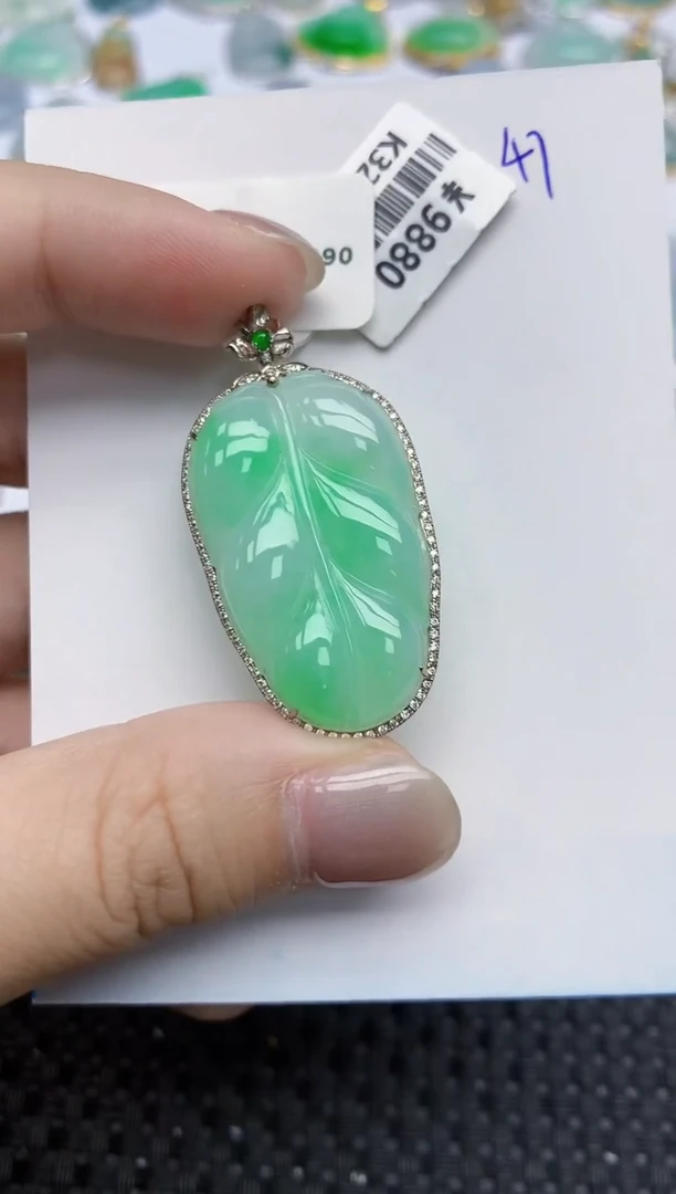 【闪购商品】翡翠颈饰18K金镶嵌天然翡翠A货