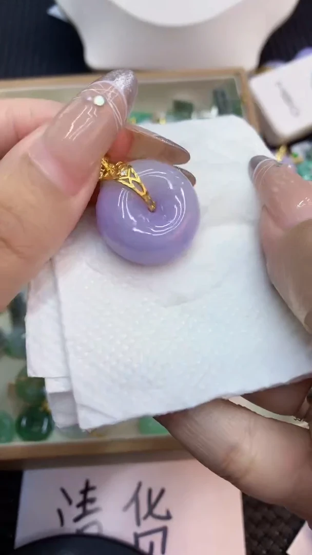 颈饰未镶嵌翡翠1