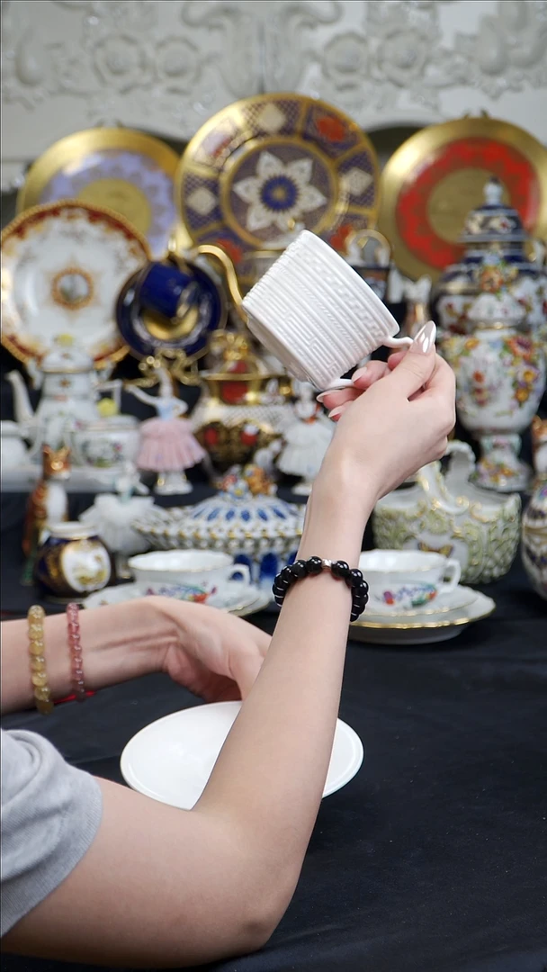 骨瓷婷婷中古器物如图所示44
