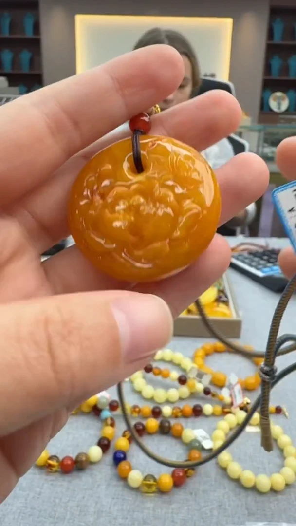 琥珀颈饰未镶嵌307秒拍号 假一罚三