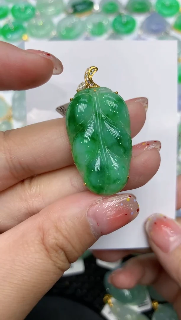 【闪购商品】翡翠颈饰18K金镶嵌111111111111