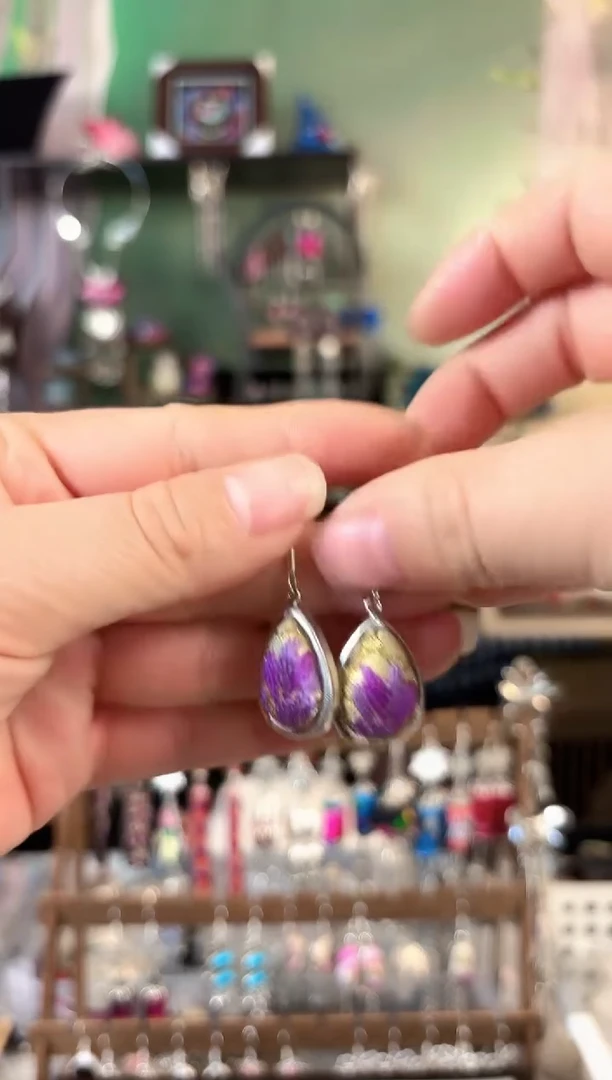 彩云南阁非遗老绣饰品233*