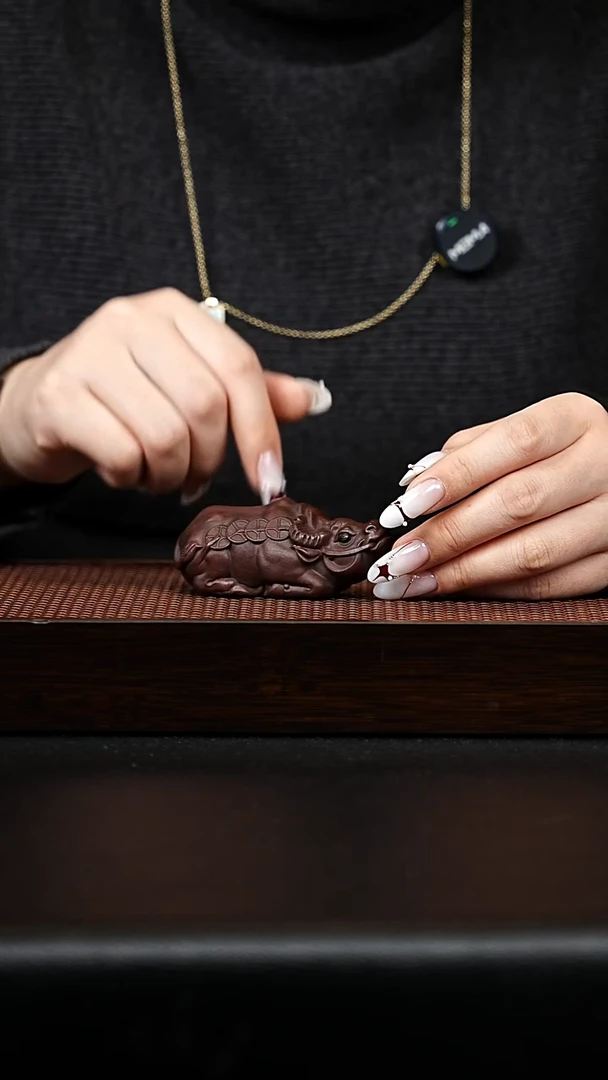 茶壶紫砂卧牛茶宠