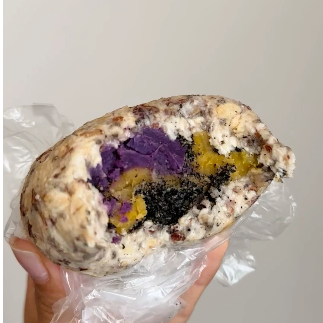 紫薯咸蛋咸蛋黄紫米早餐蛋糕