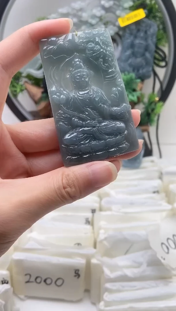 颈饰未镶嵌翡翠大势至