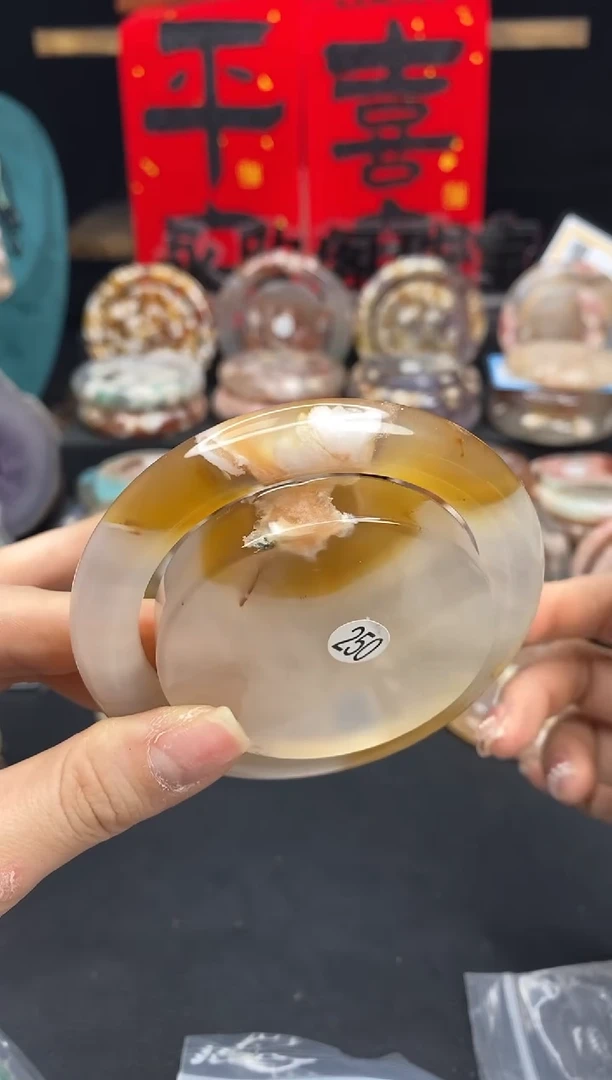 【闪购商品】石英质玉手镯（圆镯）未镶嵌59