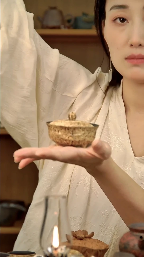 言野手作 粉引仿古锤纹三足盖碗