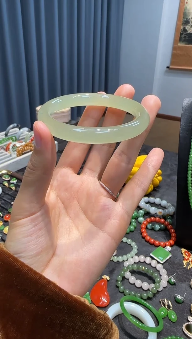 未镶嵌手镯和田玉（糖玉）55.6