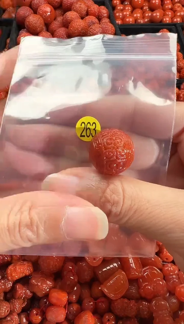 颈饰未镶嵌南红玛瑙1