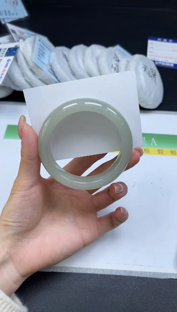 未镶嵌手镯石英质玉088-56