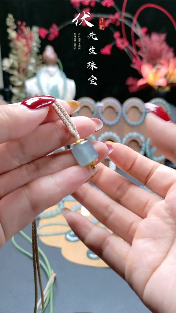 散珠翡翠12mm冰种天空蓝桶珠