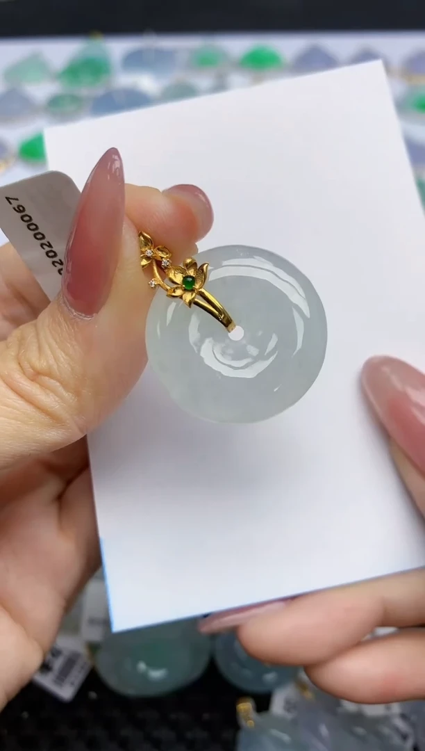 【闪购商品】翡翠挂件18K金镶嵌天然翡翠A货