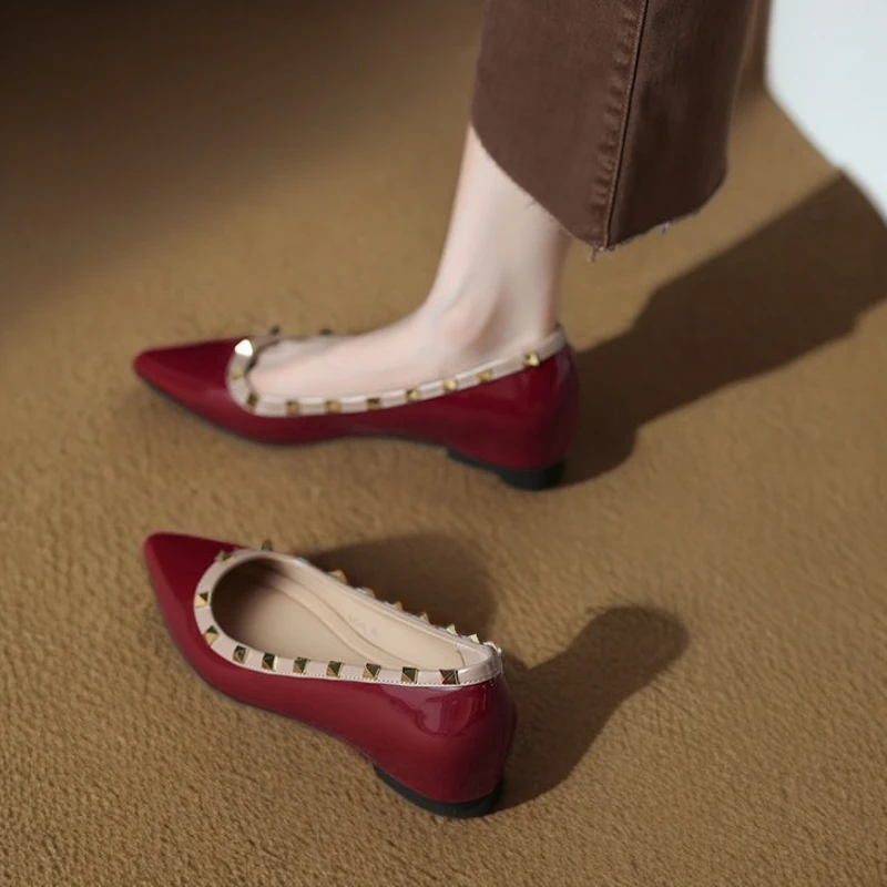 小个子内法式单鞋女新款小众搭配裙子尖头浅口女鞋铆钉小码晚晚鞋