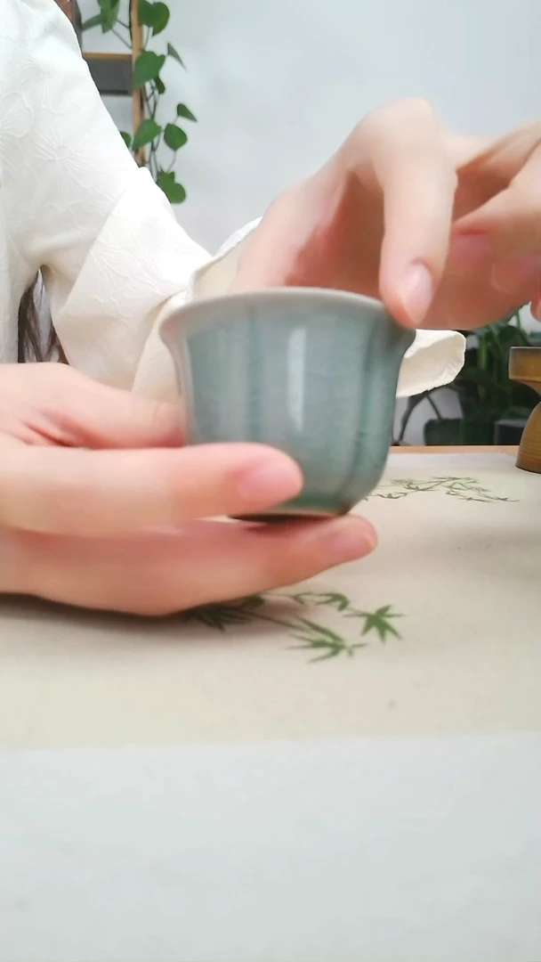 汝瓷 高品  品茶杯  筋纹