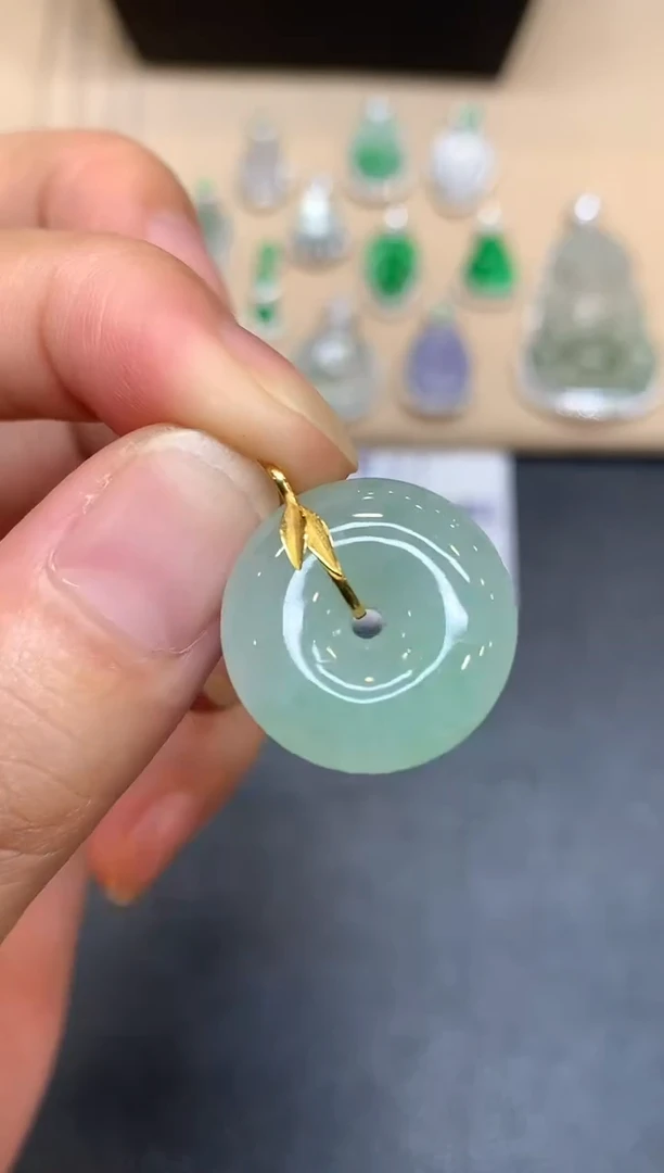 颈饰18K金镶嵌翡翠平安扣【无服务费【48小时鉴赏期】