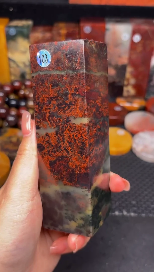 玉 桂林鸡血玉印章摆件103